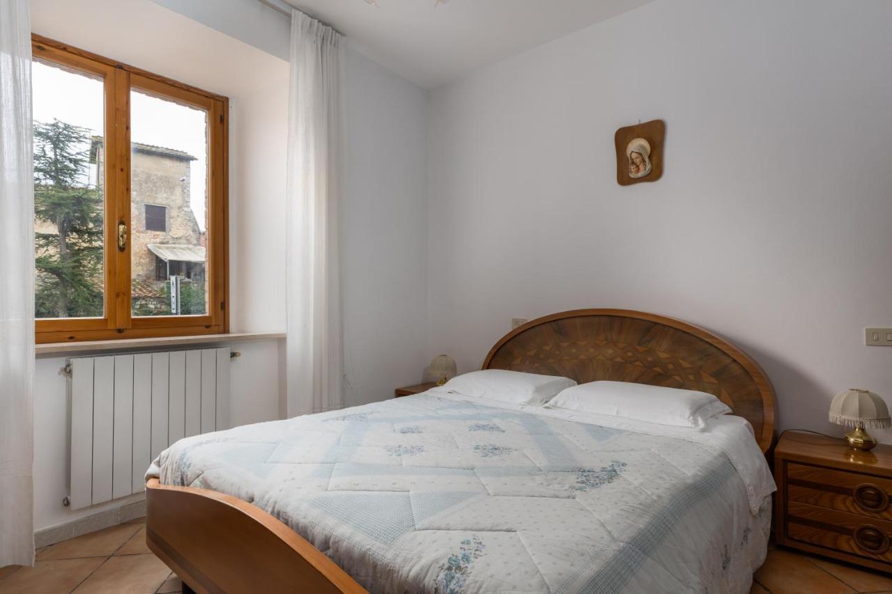Enchanting Flat With Patio In Abbadia A Isola Monteriggioni Εξωτερικό φωτογραφία