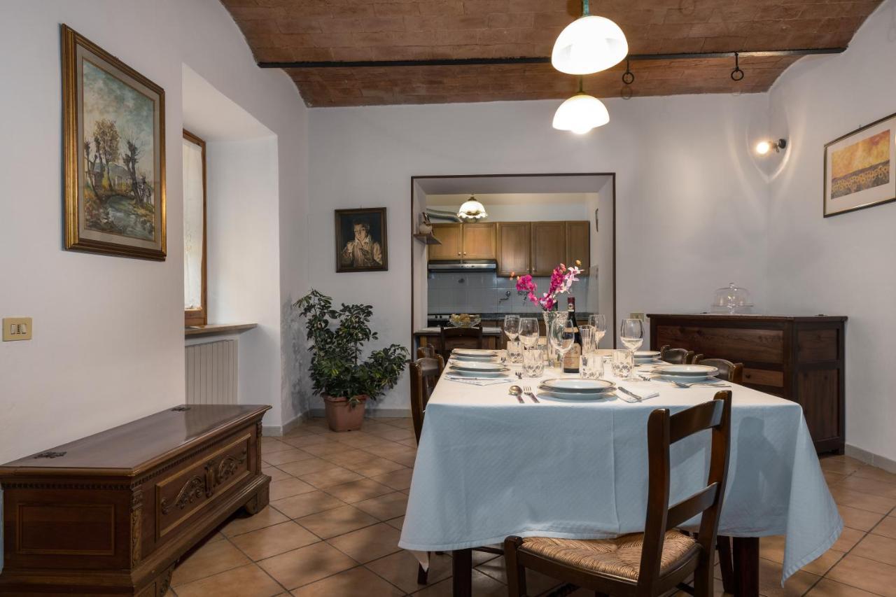Enchanting Flat With Patio In Abbadia A Isola Monteriggioni Εξωτερικό φωτογραφία