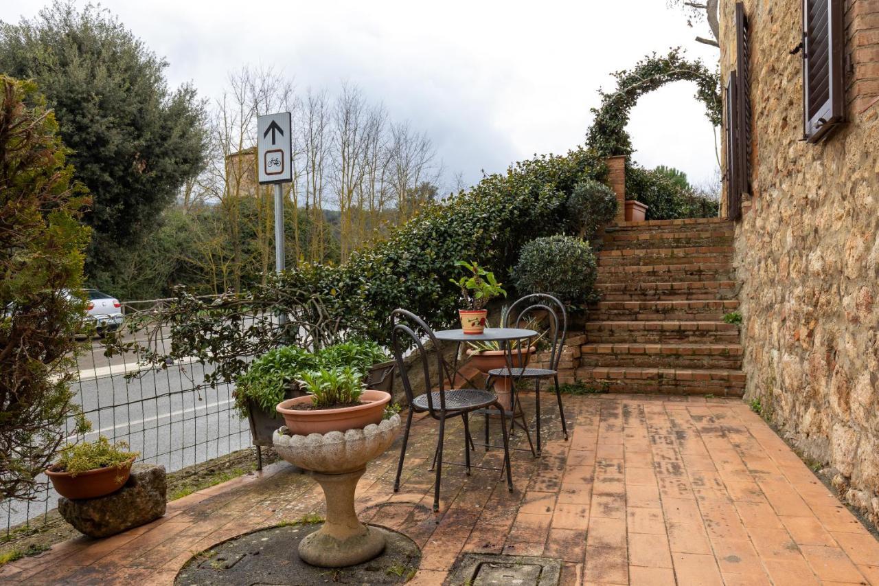 Enchanting Flat With Patio In Abbadia A Isola Monteriggioni Εξωτερικό φωτογραφία