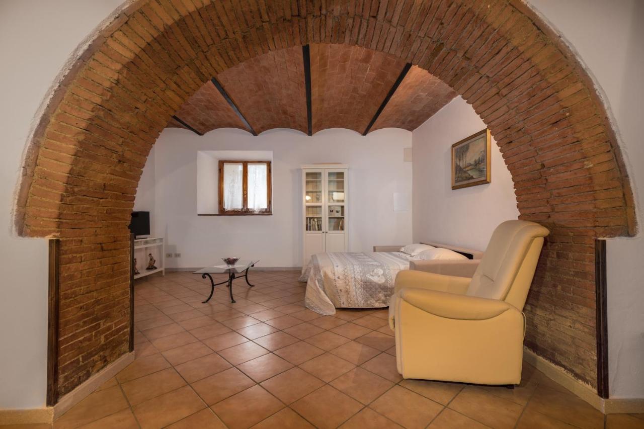 Enchanting Flat With Patio In Abbadia A Isola Monteriggioni Εξωτερικό φωτογραφία