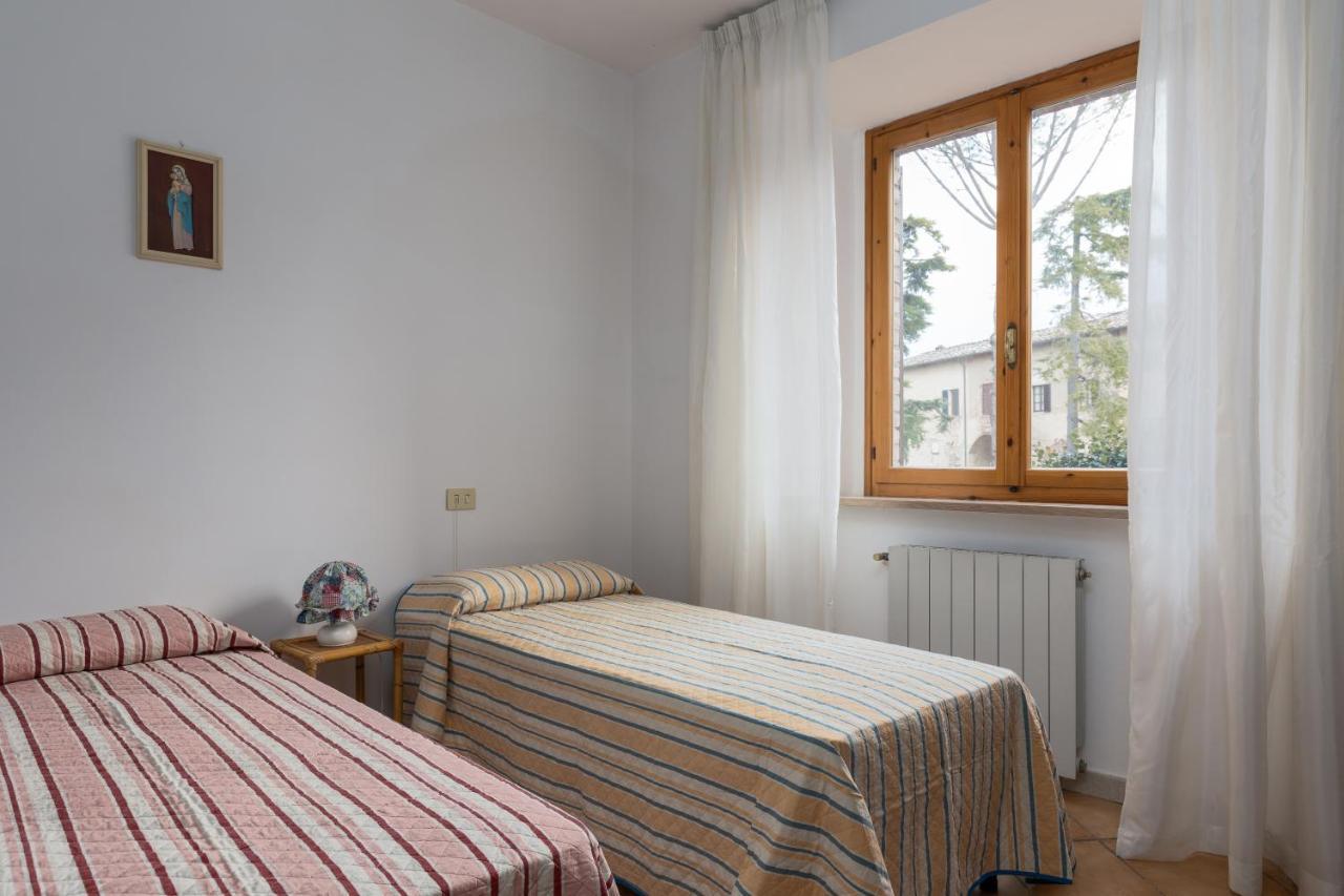 Enchanting Flat With Patio In Abbadia A Isola Monteriggioni Εξωτερικό φωτογραφία