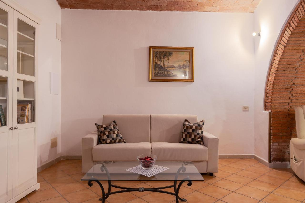 Enchanting Flat With Patio In Abbadia A Isola Monteriggioni Εξωτερικό φωτογραφία